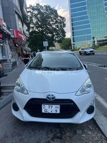Toyota Aqua-1