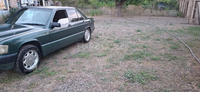 Mercedes 190-2