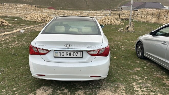 Hyundai Sonata-2