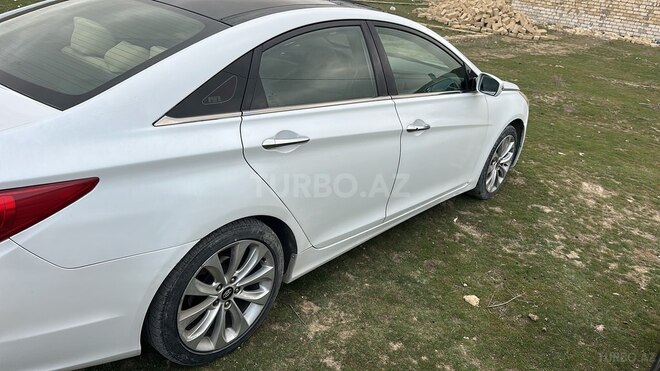 Hyundai Sonata-4
