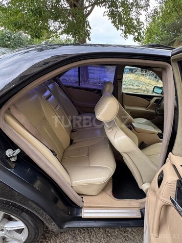 Mercedes E 320 4MATIC-6