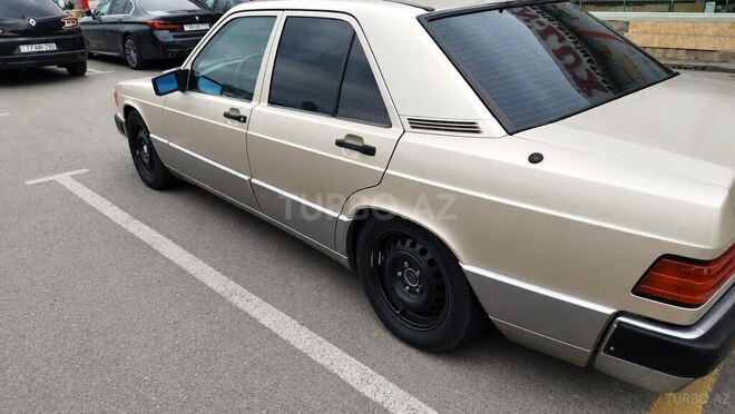 Mercedes 190-4