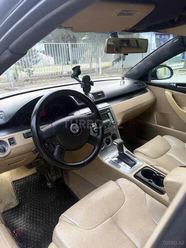 Volkswagen Passat-8