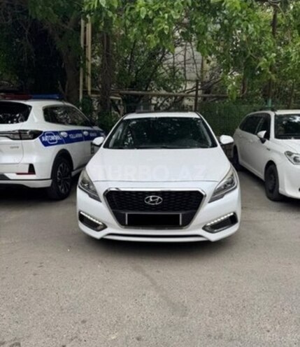Hyundai Sonata-1