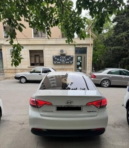 Hyundai Sonata-2