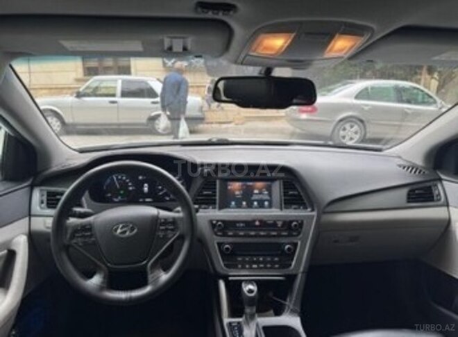 Hyundai Sonata-3
