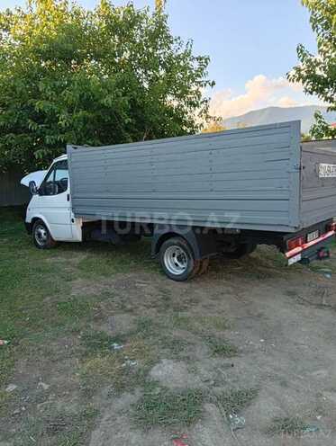 Ford Transit-3