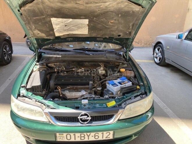 Opel Vectra-12