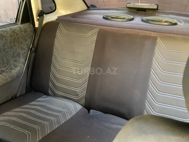 Opel Vectra-10