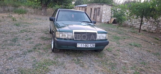Mercedes 190-1