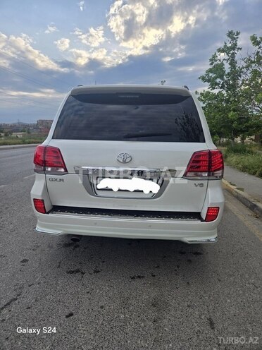 Toyota Land Cruiser-11