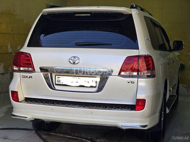 Toyota Land Cruiser-7