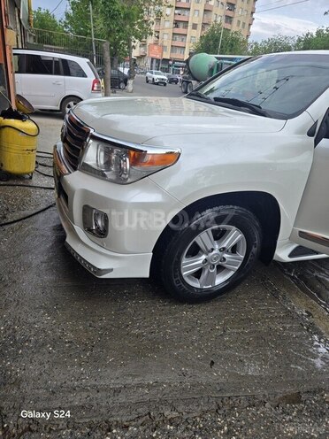 Toyota Land Cruiser-13