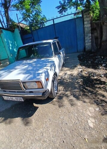 LADA (VAZ) 2107-1