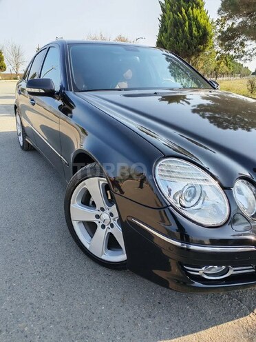Mercedes E 280-10