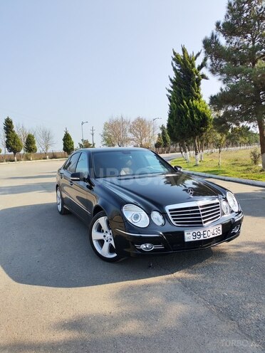 Mercedes E 280-1