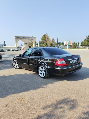 Mercedes E 280-5