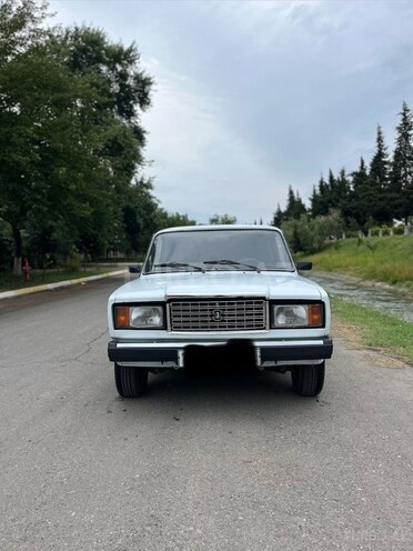 LADA (VAZ) 2107-1