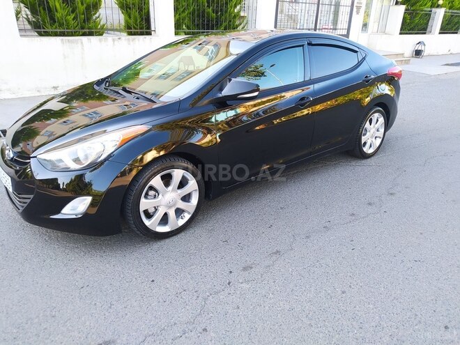 Hyundai Elantra-2