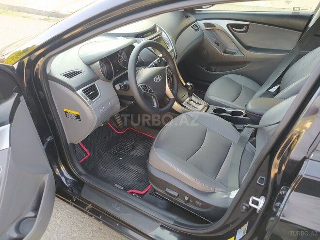 Hyundai Elantra-6