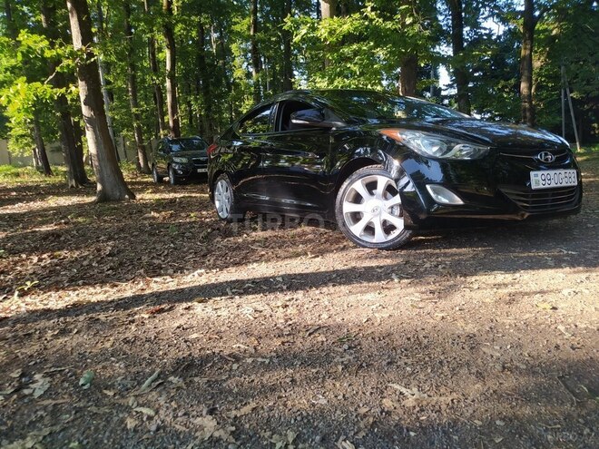 Hyundai Elantra-3