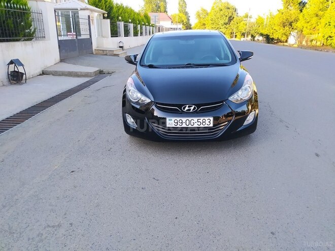 Hyundai Elantra-1