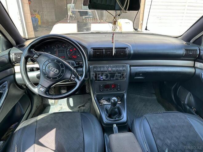 Audi A4-4