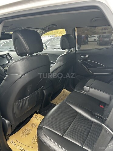 Hyundai Santa Fe-12