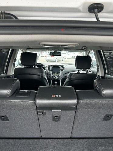 Hyundai Santa Fe-13