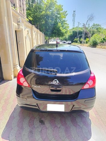 Nissan Tiida-4