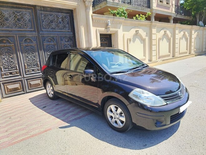 Nissan Tiida-5