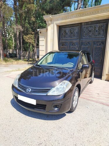 Nissan Tiida-10