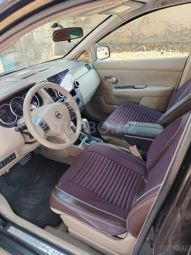 Nissan Tiida-19