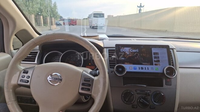 Nissan Tiida-20