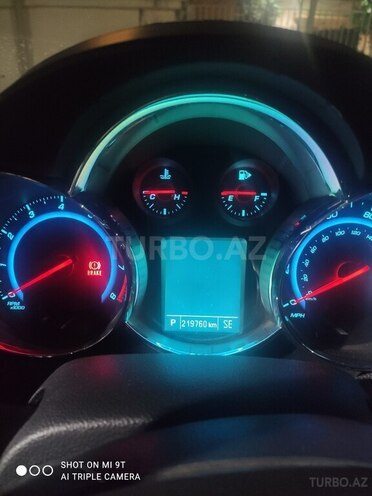 Chevrolet Cruze-12