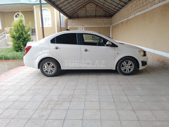 Chevrolet Aveo-2