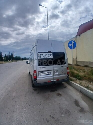 Ford Transit-2