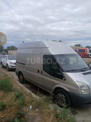 Ford Transit-3