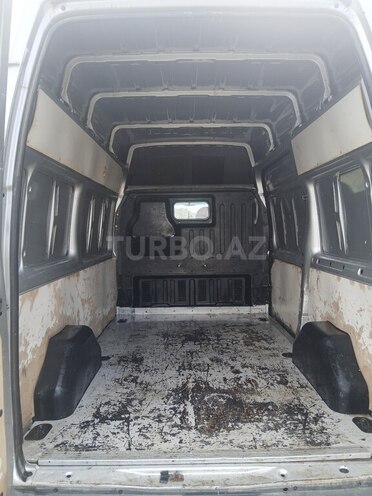Ford Transit-8