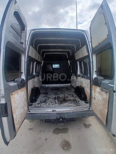 Ford Transit-9