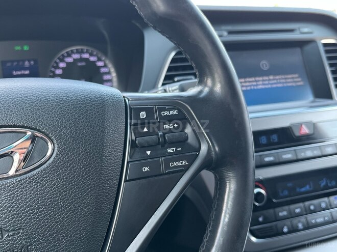 Hyundai Sonata-5