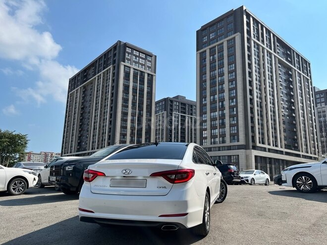 Hyundai Sonata-2