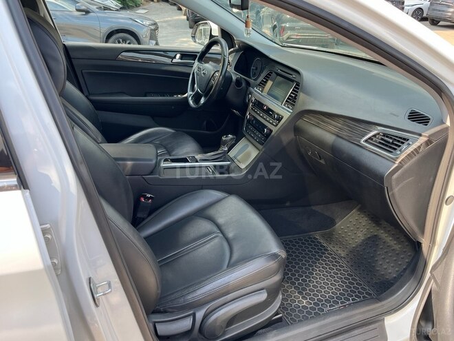 Hyundai Sonata-19