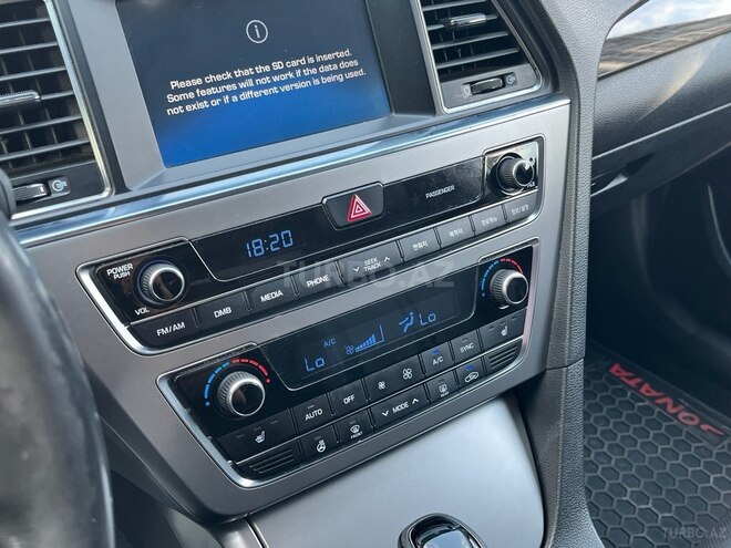 Hyundai Sonata-12