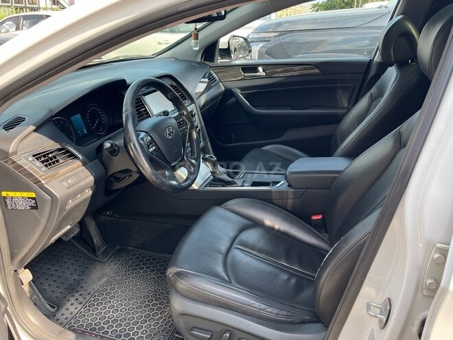 Hyundai Sonata-17