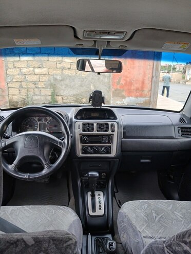 Mitsubishi Pajero io-3