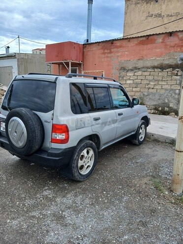 Mitsubishi Pajero io-7