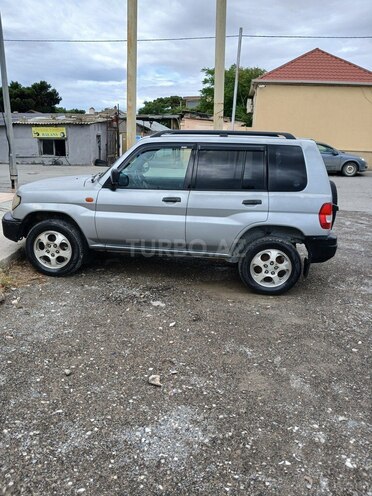 Mitsubishi Pajero io-8