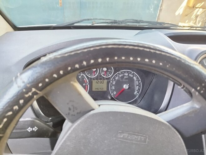 Ford Transit Connect-6