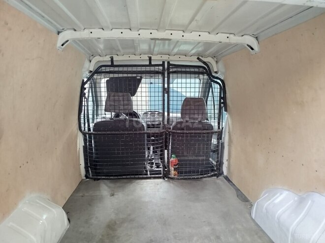 Ford Transit Connect-8